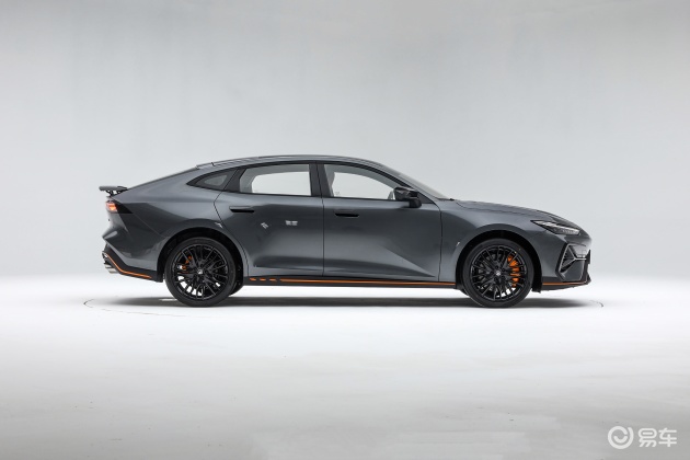 [小鲨帮选车]长安UNI-V10.29万起售 听听大家怎么说