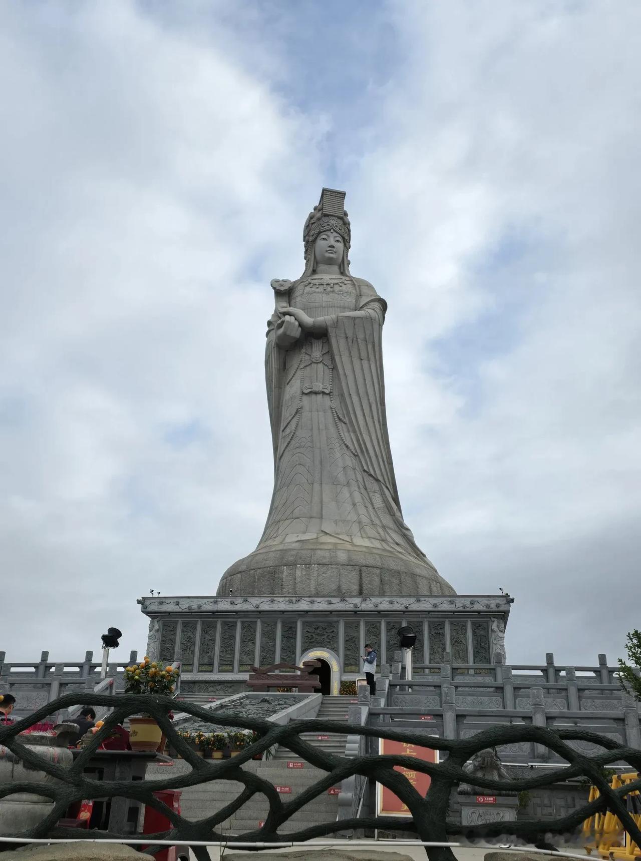 陆丰福山妈祖

福山妈祖很有魅力。陆丰福山天后宫的妈祖石雕像始建于清朝雍正九年，