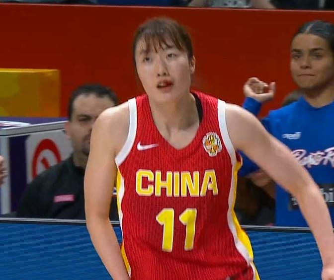 我去，罗欣棫嘴都出血了！！中国女篮vs波多黎各女篮 ​​​
