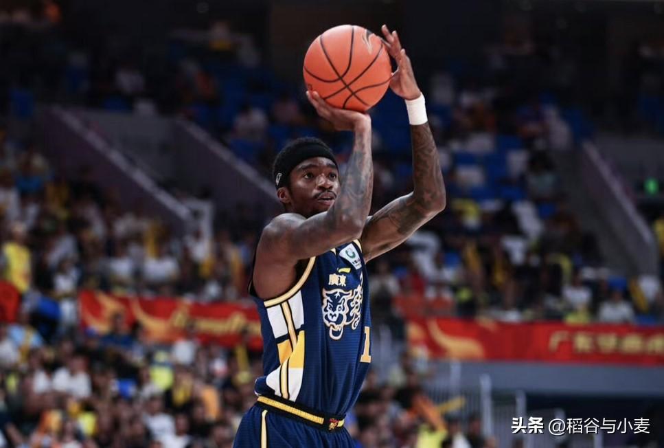 当萨姆纳被换下的时候，基本上就决定广东要输给北京了。老想着篮板保护篮板保护的，这