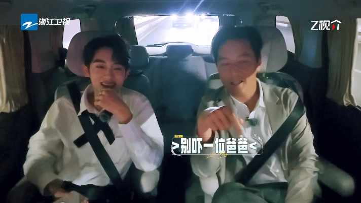 吴彦祖你小子也有今天啊 帅气男神也难逃护女本能，面对女儿恋爱全程戒备，这老父亲的