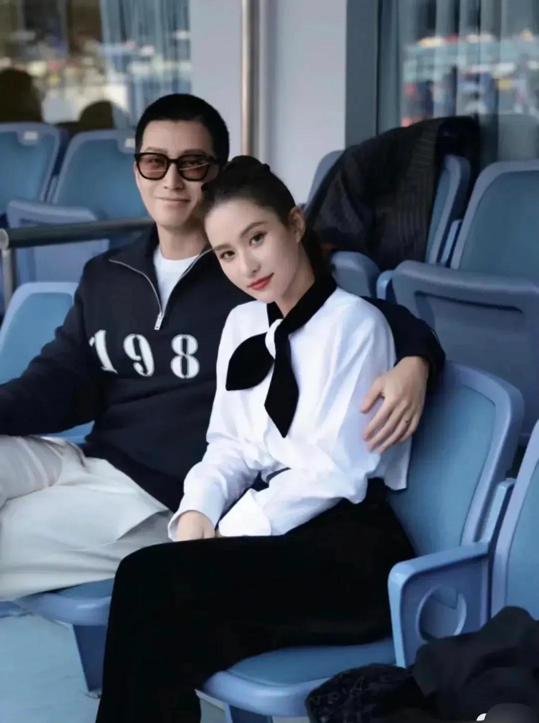 有钱人的爱情，大概只是生活的调味剂！
没结婚前，时时刻刻都在秀恩爱。
结婚后，镜