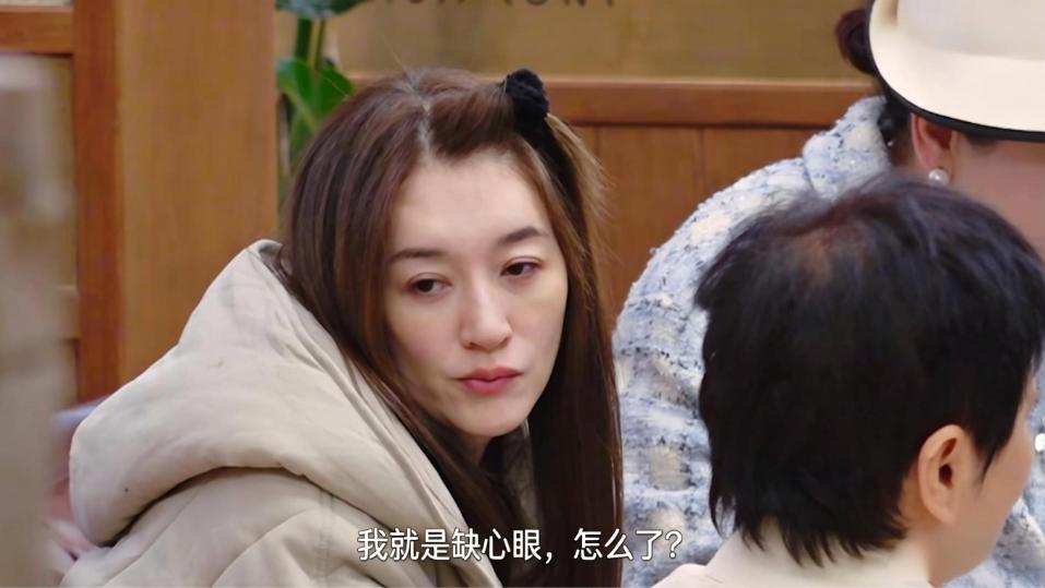 “李小冉，你这不是缺心眼，你是把内娱的遮羞布全撕了！”
事情是这样的：李小冉在采