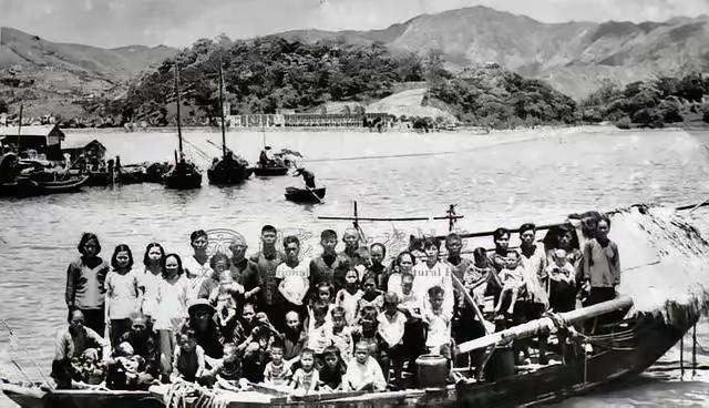 1960年3月，广东惠阳渔民苏就带决定带领全族逃港。为了掩人耳目，他把家族的两艘