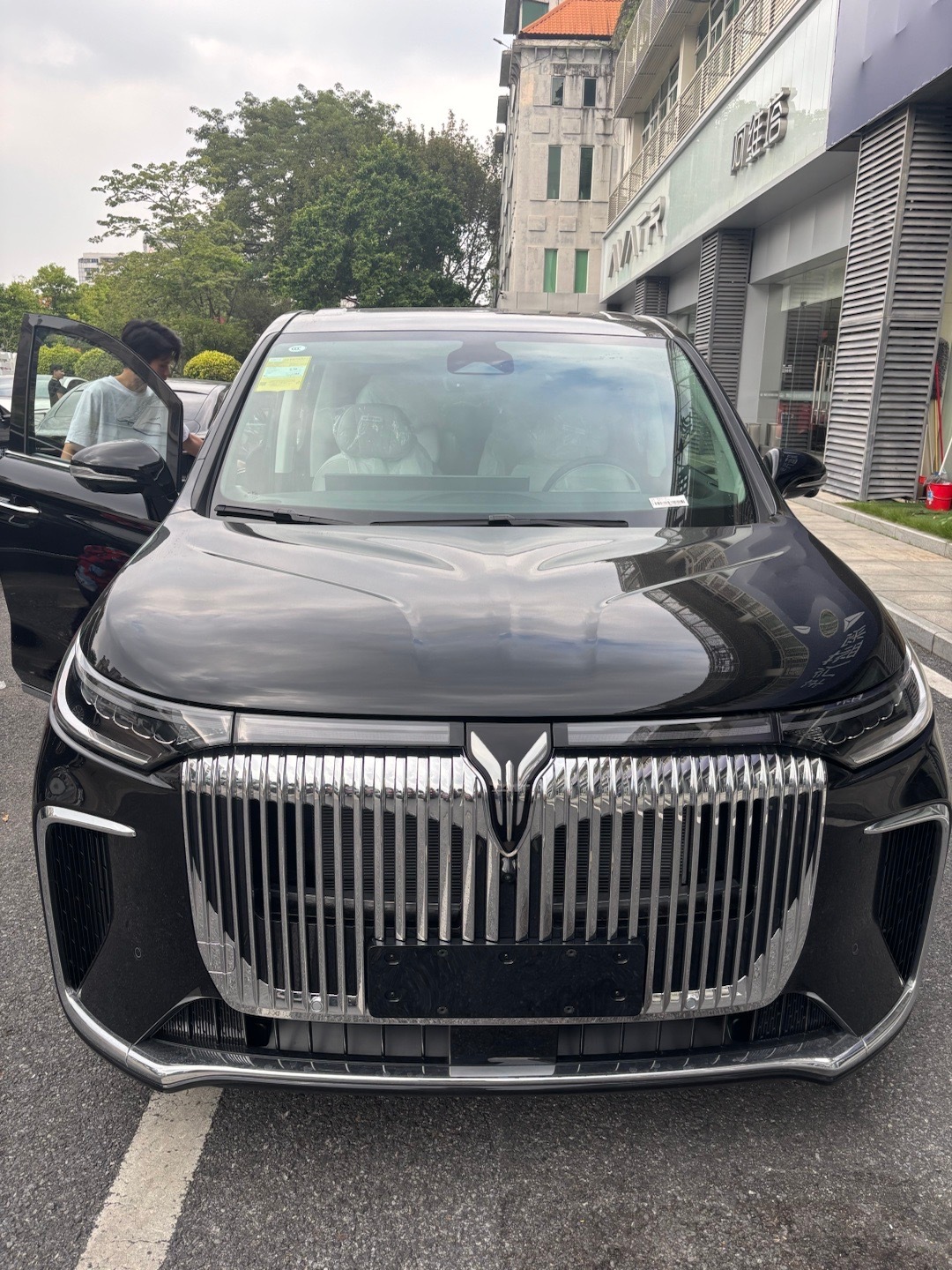 新能源车卷疯了！冰箱彩电大沙发成标配🔥谁还说买车只看三大件？现在新能源车的核心