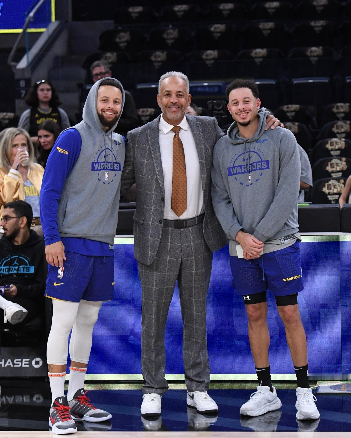 常规赛第43场 14分3篮板5助攻勇士vs黄蜂库里