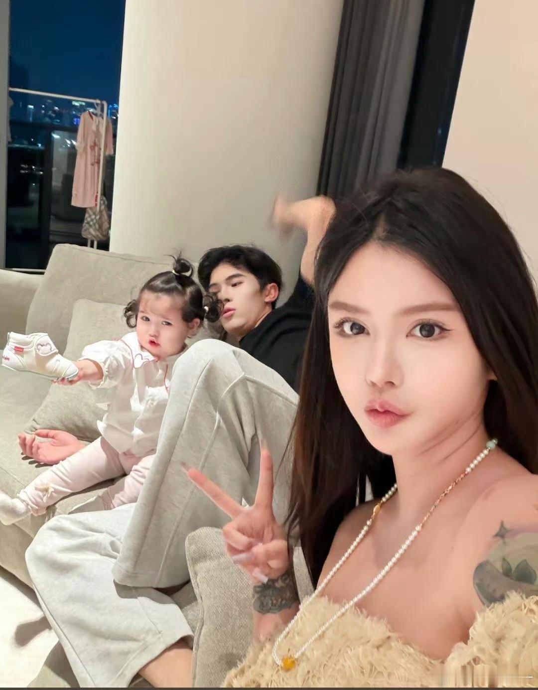 😱韩安冉宋浩然再爆分手！四婚三离成“离婚顶流”，网友：这剧本比剧还抓马！
 