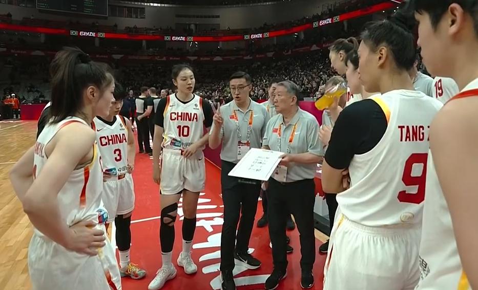 日本从垫底升第四 被抬进女篮世界杯

加拿大队大概做梦都没想到，把自己送出局的，