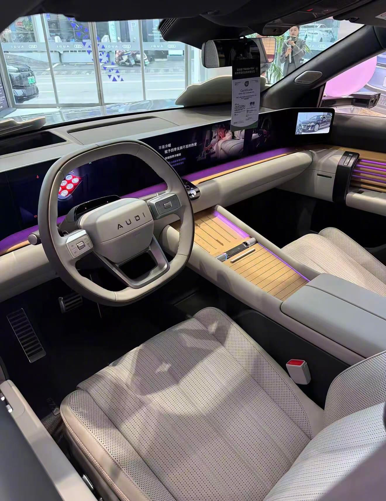 900V纯电中大型SUV，全系后轮转向把转弯半径压到5米多，四驱零百3.9、长续