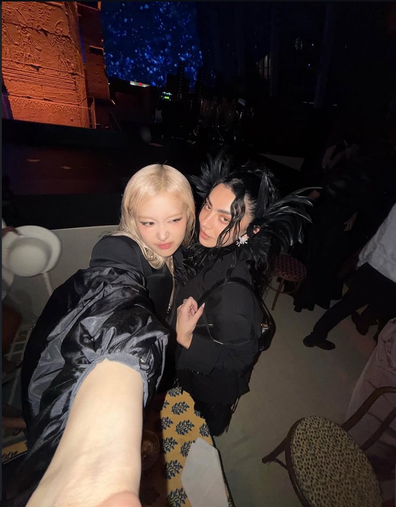 Rosé 和 Charli XCX最新合照释出！ROSÉ[超话]CharliXC