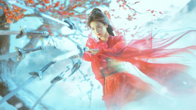 白鹿残梅映血  白鹿白月梵星红衣大片  这组大片完美诠释了时尚的真谛！白鹿身着的