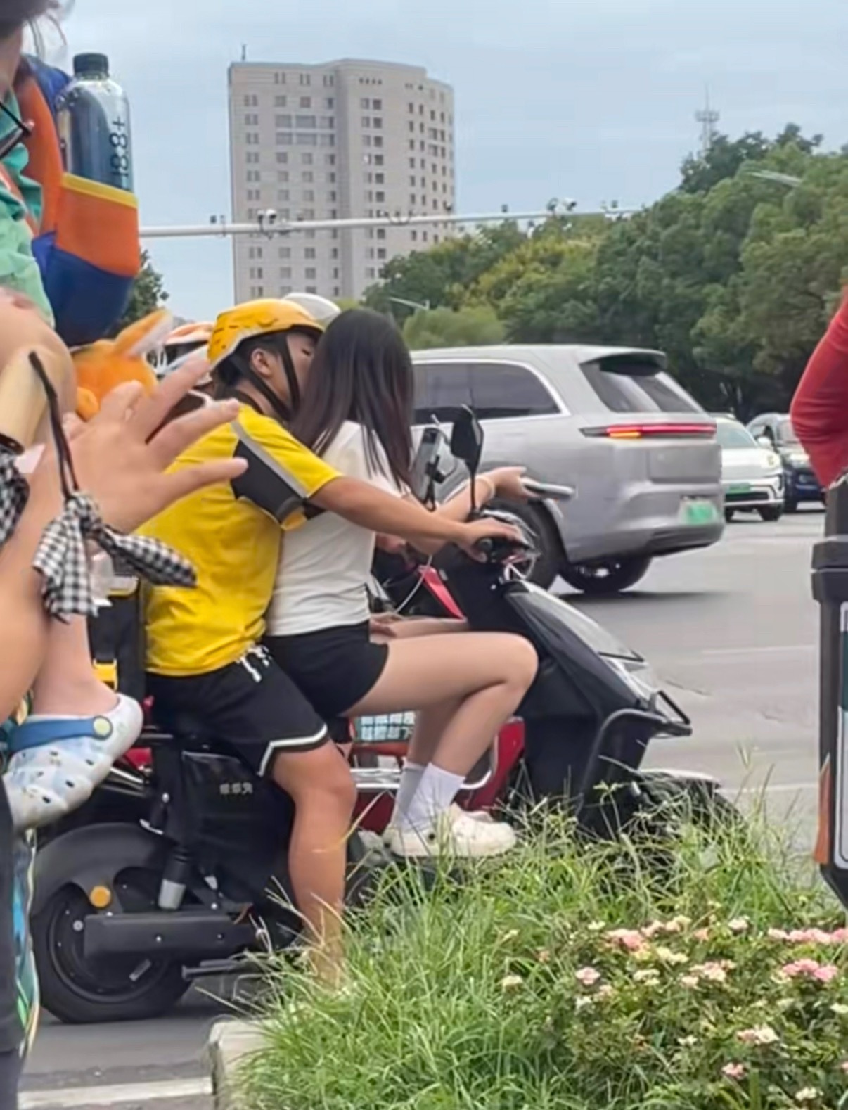 带着女朋友一起送外卖？ ​​​