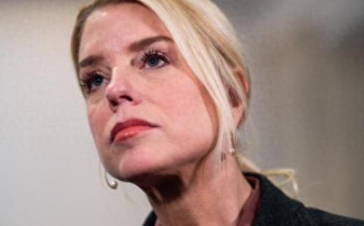 白宫又要“换人”？据爆料特朗普又打算把身边的司法部长给换掉了，而背后原因更是牵扯