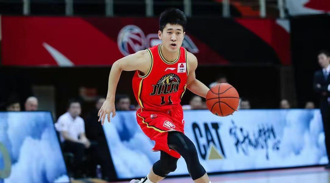 神投手！CBA上赛季三分球命中率40%以上的5名本土球员（场均2个三分球以上）：