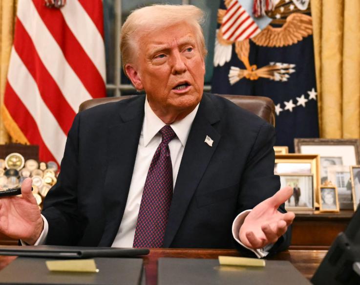 特朗普打算以武示威，中东有两艘航母还不够，就连第三艘“布什”号也被派到了中东。而