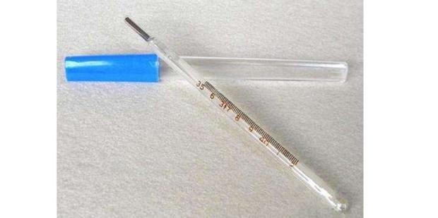 冷知识：打碎水银体温计别乱扫，错误处理暗藏隐患，正确做法很少人知

水银体温计打