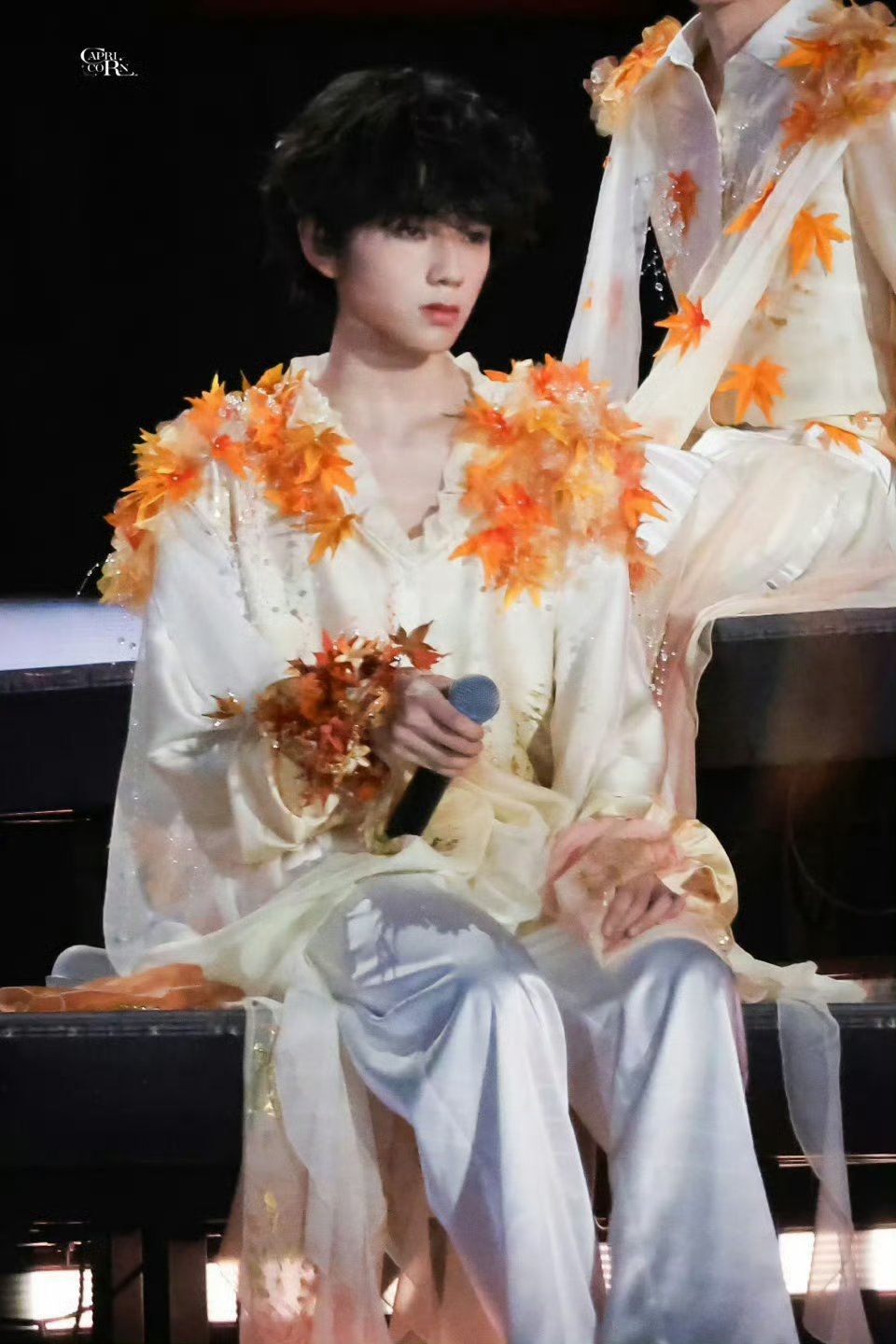 王橹杰黄昏晓造型太好看了，有一种神性！ 