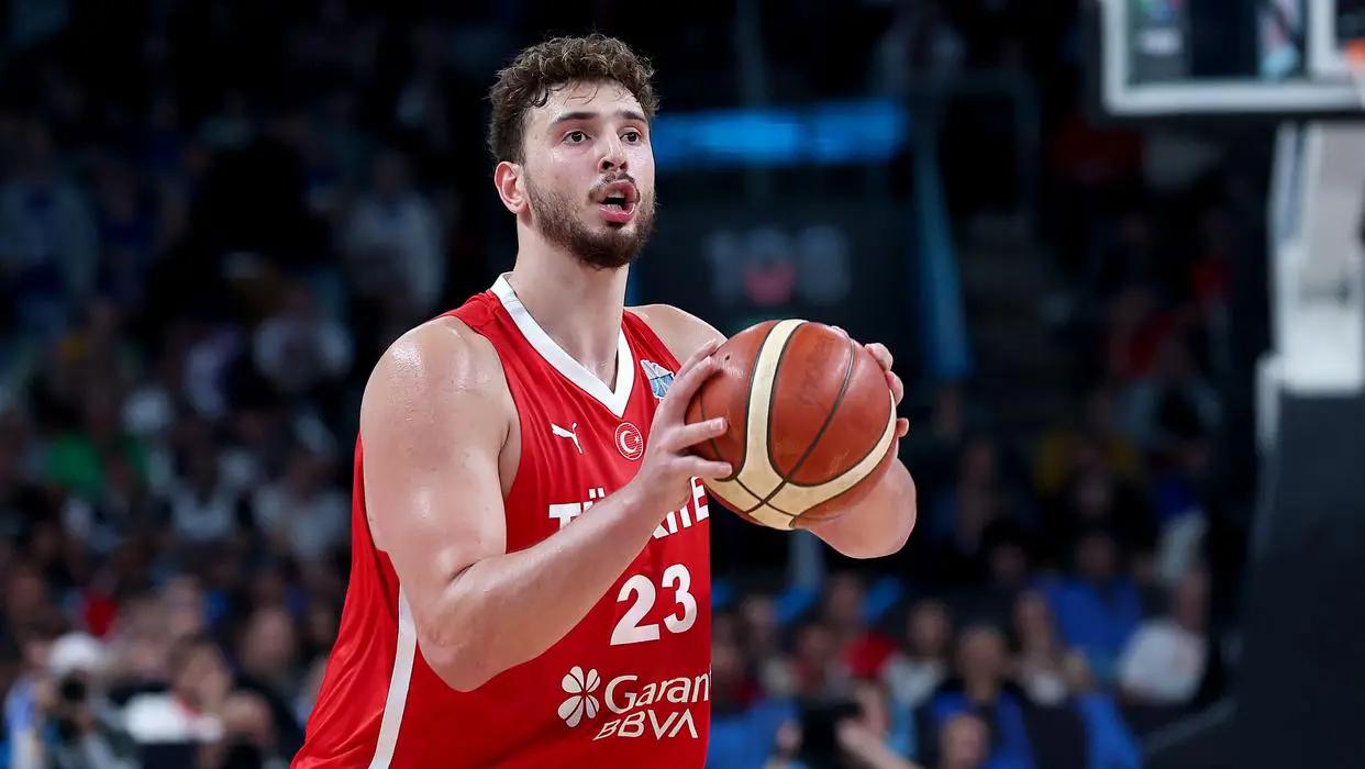 火箭115-113险胜快船，火箭赢球的原因是什么呢？
 一、火箭抢下了51个篮板