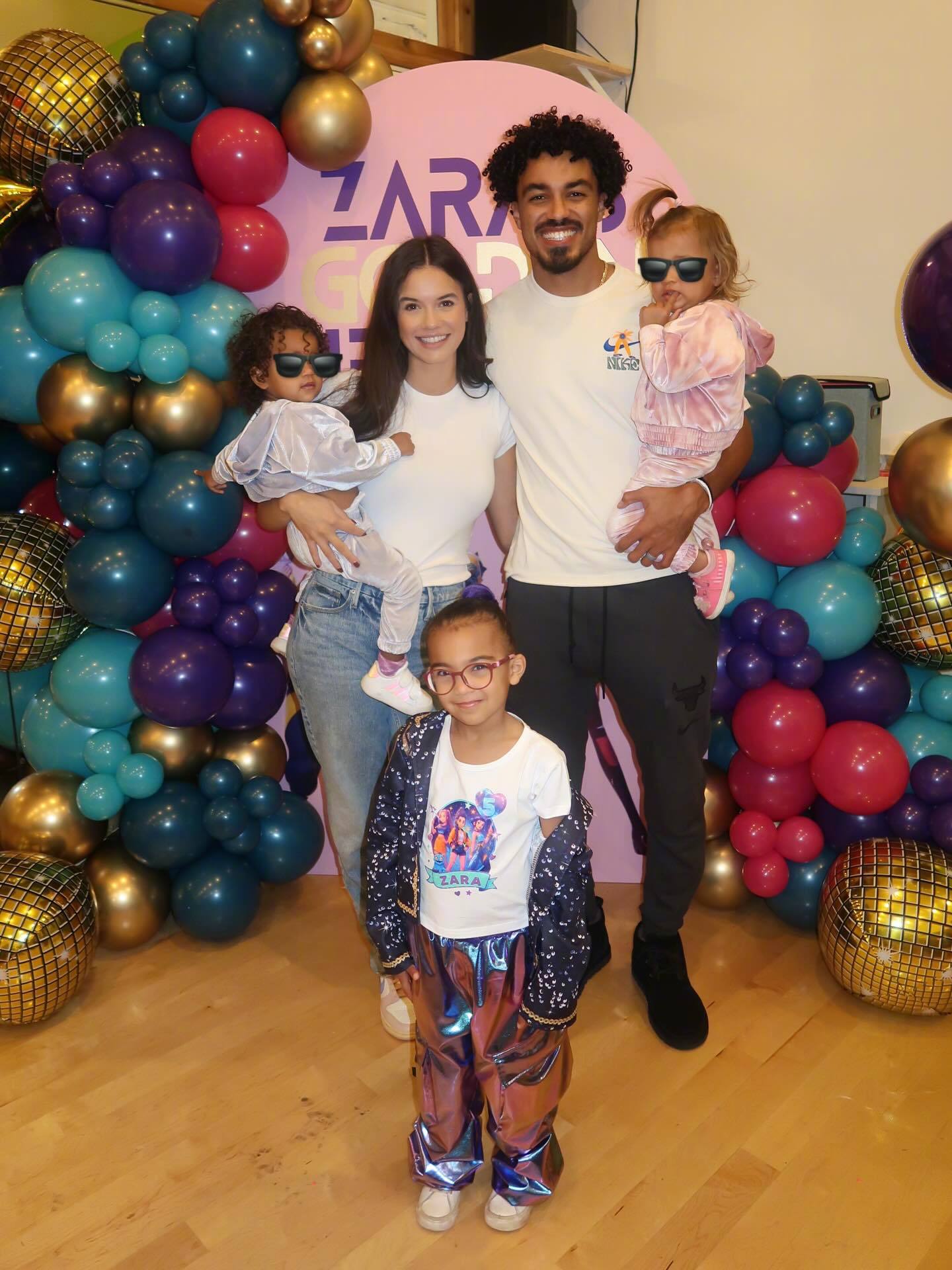 每次看到特雷-琼斯晒他老婆孩子的照片，就会觉得琼斯这媳妇属于耐看型，很有生活气息