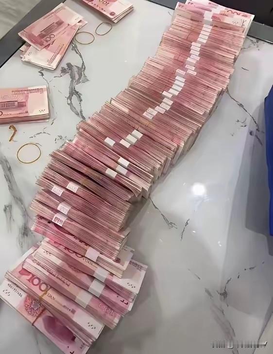 普通人，根本实现不了财务自由！

多少人梦想着实现财务自由，那么多少钱能实现财务