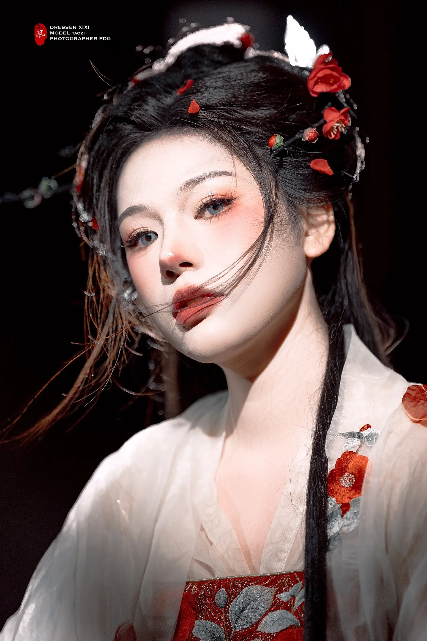 转轴拨弦三两声，未成曲调先有情。📷索尼a7m4 镜头851.4 拍摄...