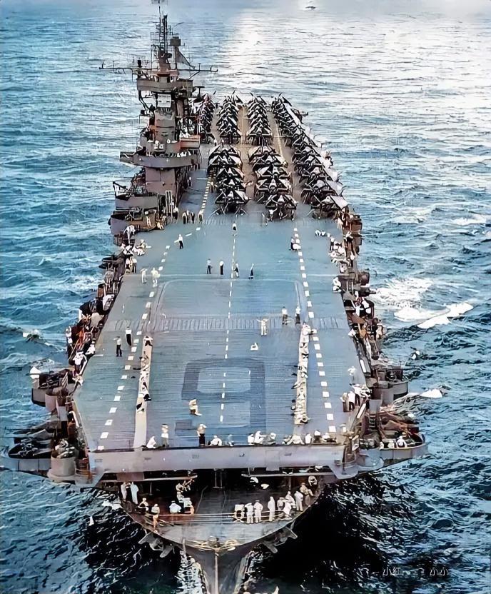 - 水面主战舰艇：055型在垂发尺寸、高超音速反舰（鹰击-21）、双波段雷达上领