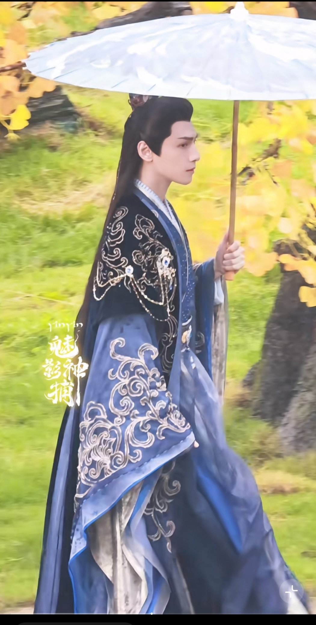 罗云熙的剧对造型的追求陷入病态怪圈了，这是一部捕快查案的剧，但造型不像神捕，像长