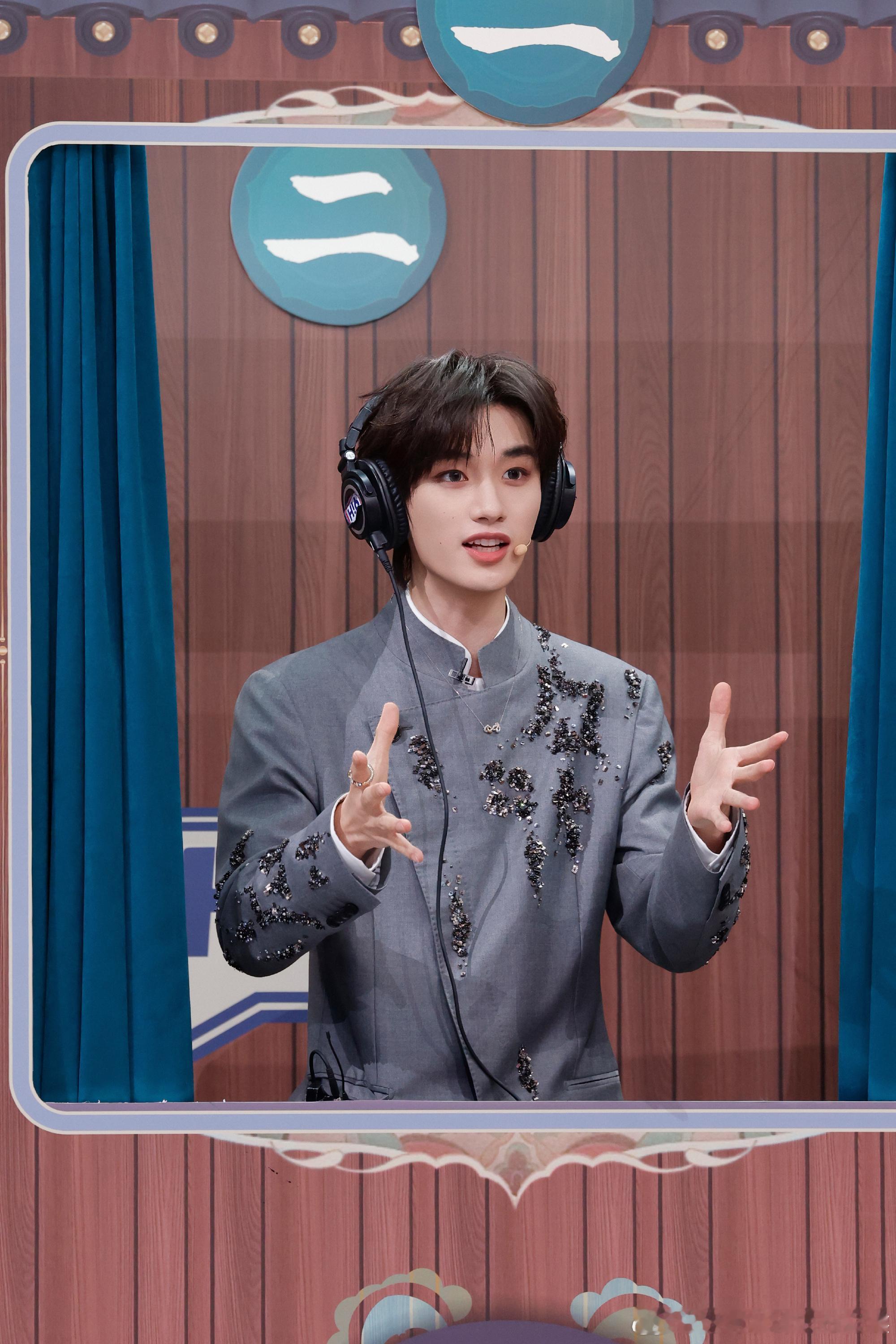 丁程鑫在好六最受宠的三个瞬间何老师说丁程鑫值得丁程鑫《你好星期六》说受宠瞬间：全