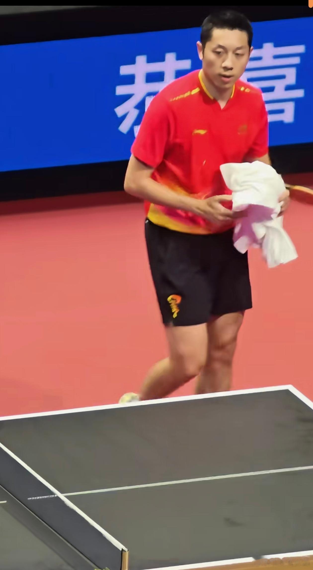 理性技术分析一下哈，26岁的王楚钦，和26岁的许昕，综合实力谁更强一点呢。王楚钦