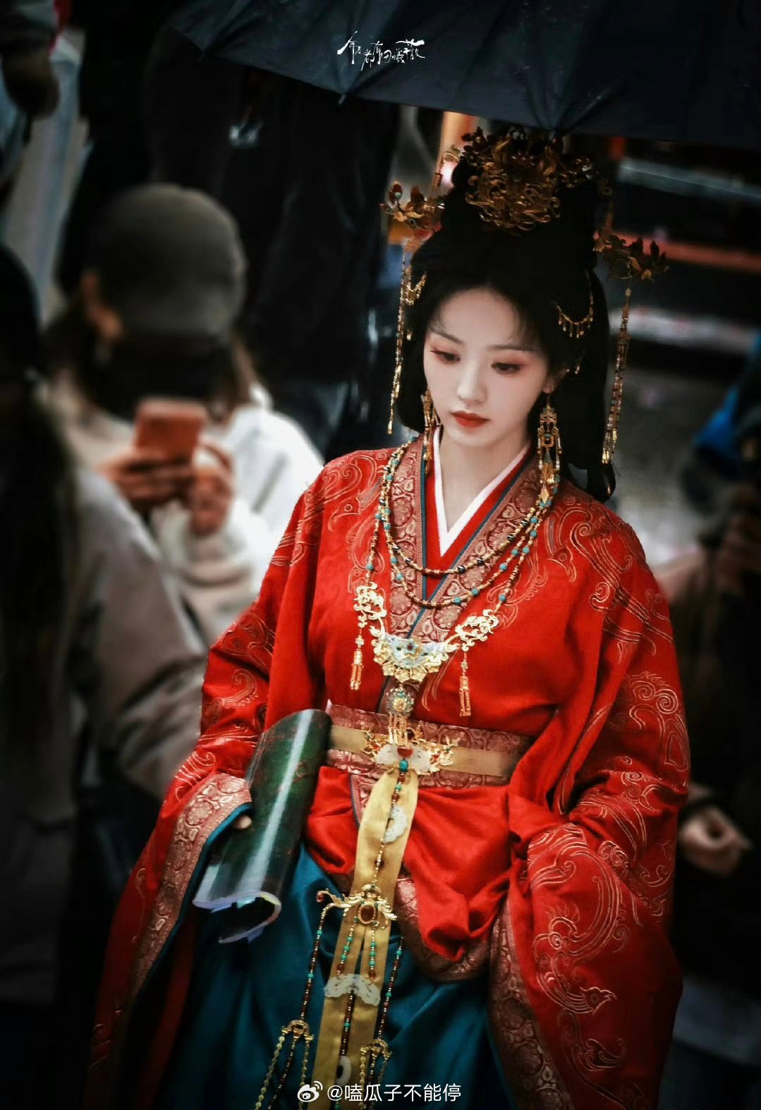 田曦薇 嫁金钗婚服造型！魏娆的脸太伟大了