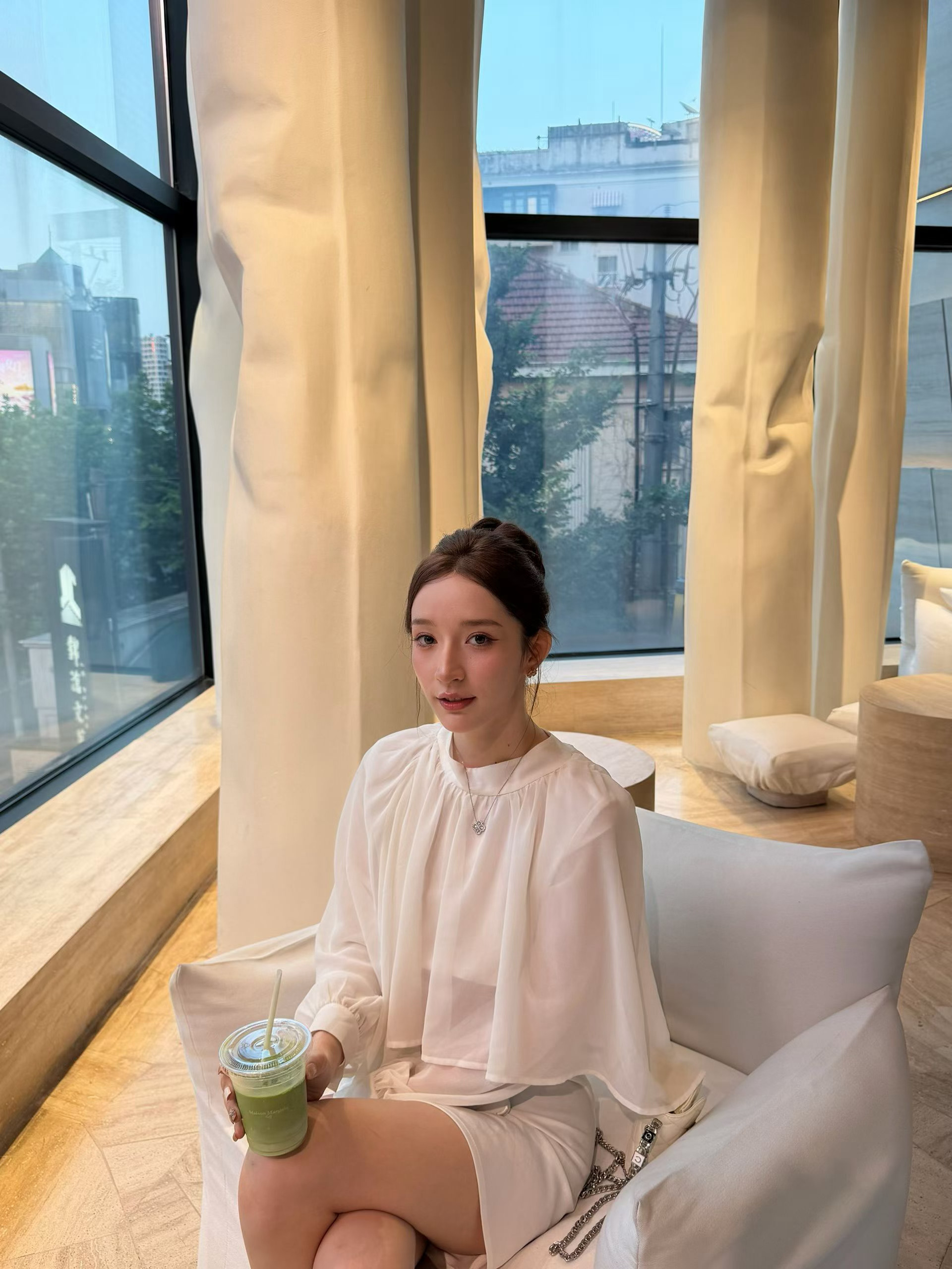 如果不是因为广告和粉丝，我根本不愿意和女生一起拍节目，真的。 
