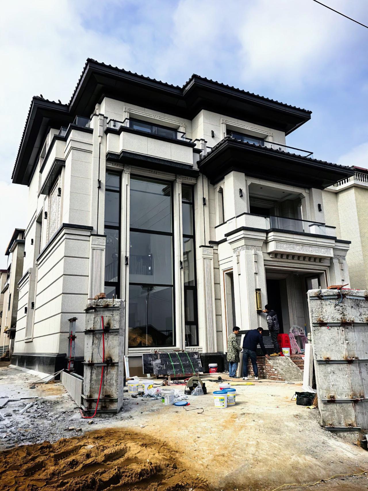 叹士工农商、终日奔忙；
人生碌碌、竟短论长。
却不道荣枯有数，得失难量。
且回家