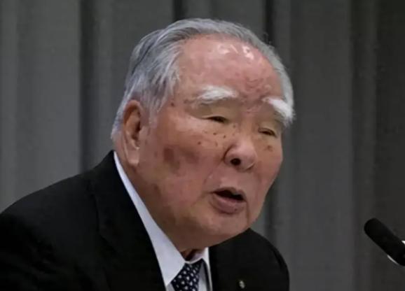 “绝不向中国妥协！”

这句话，铃木在2018年用行动给出了诠释。当年9月4日，