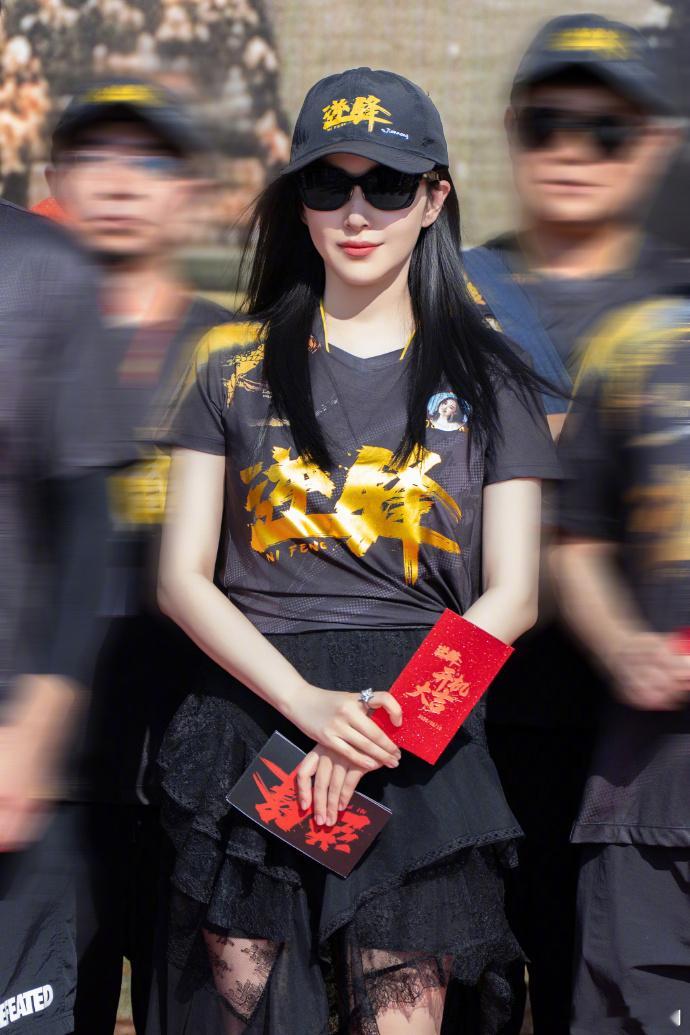 阚清子新电影开机状态阚清子越素越美 生图才是检验状态的标准，阚清子新电影开机状态