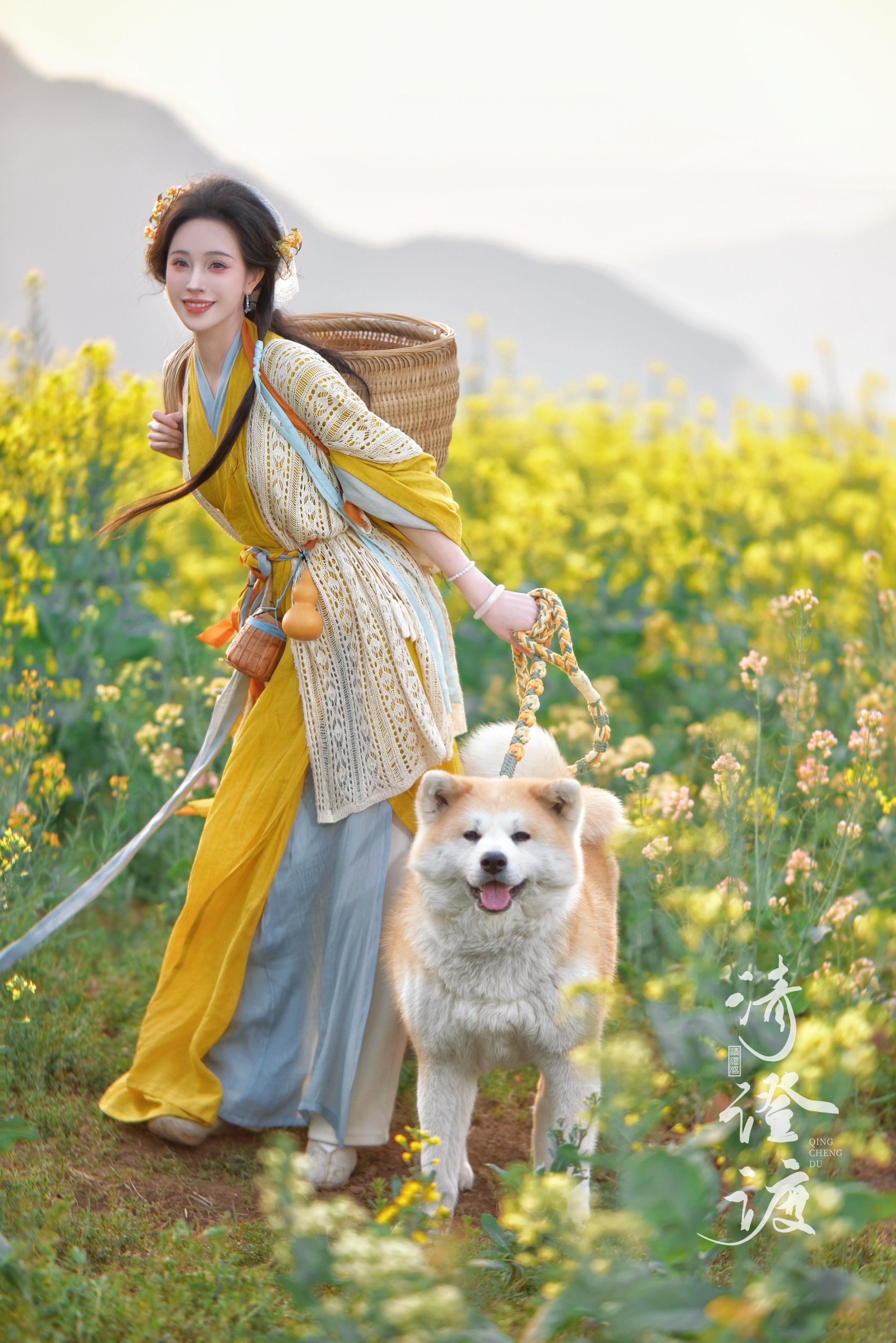 修狗开心的笑脸好治愈呀。