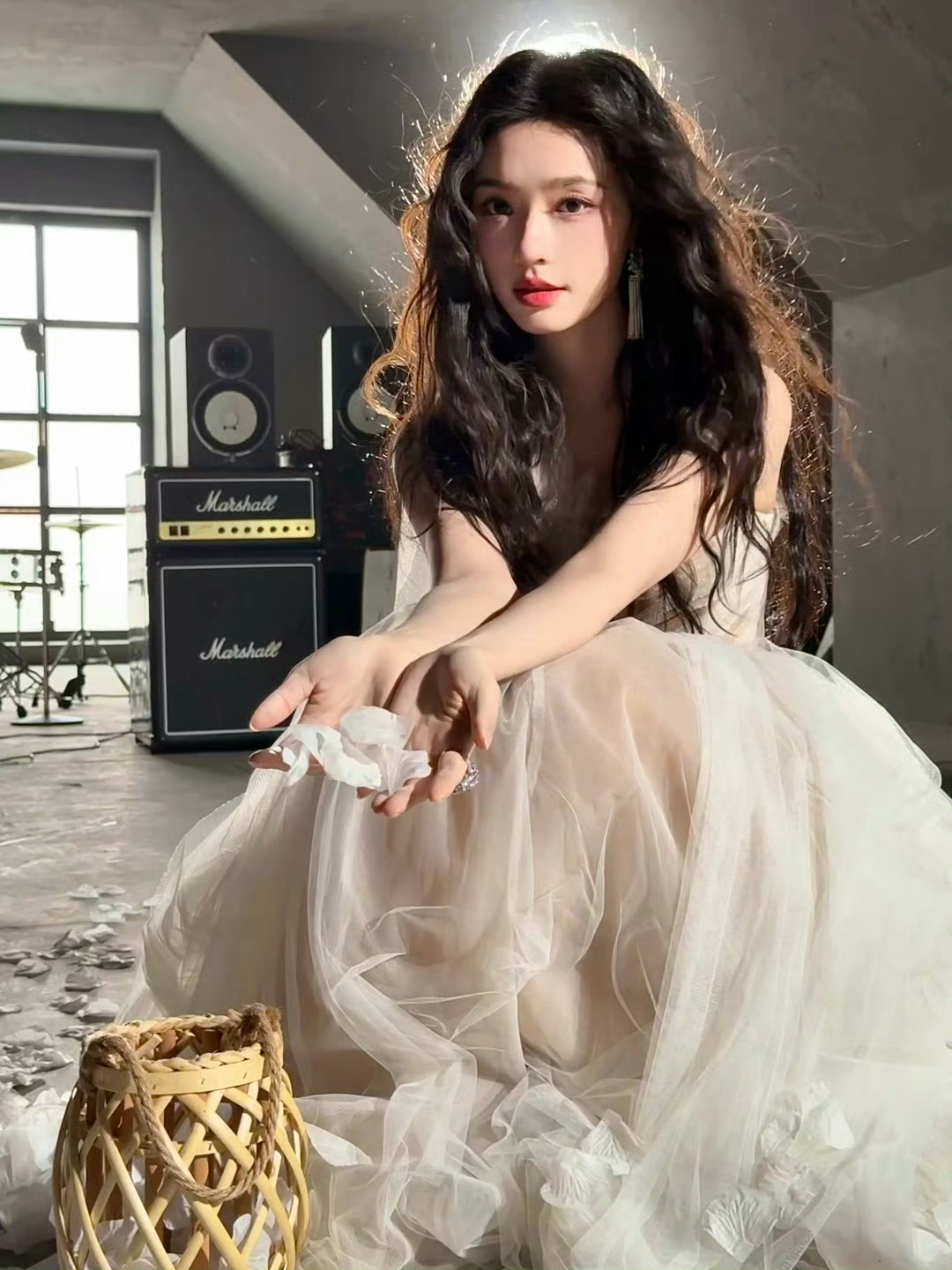 阿谁你怎么这么美！好喜欢林允卷发！！绝美的好吗[打call][打call] ​​