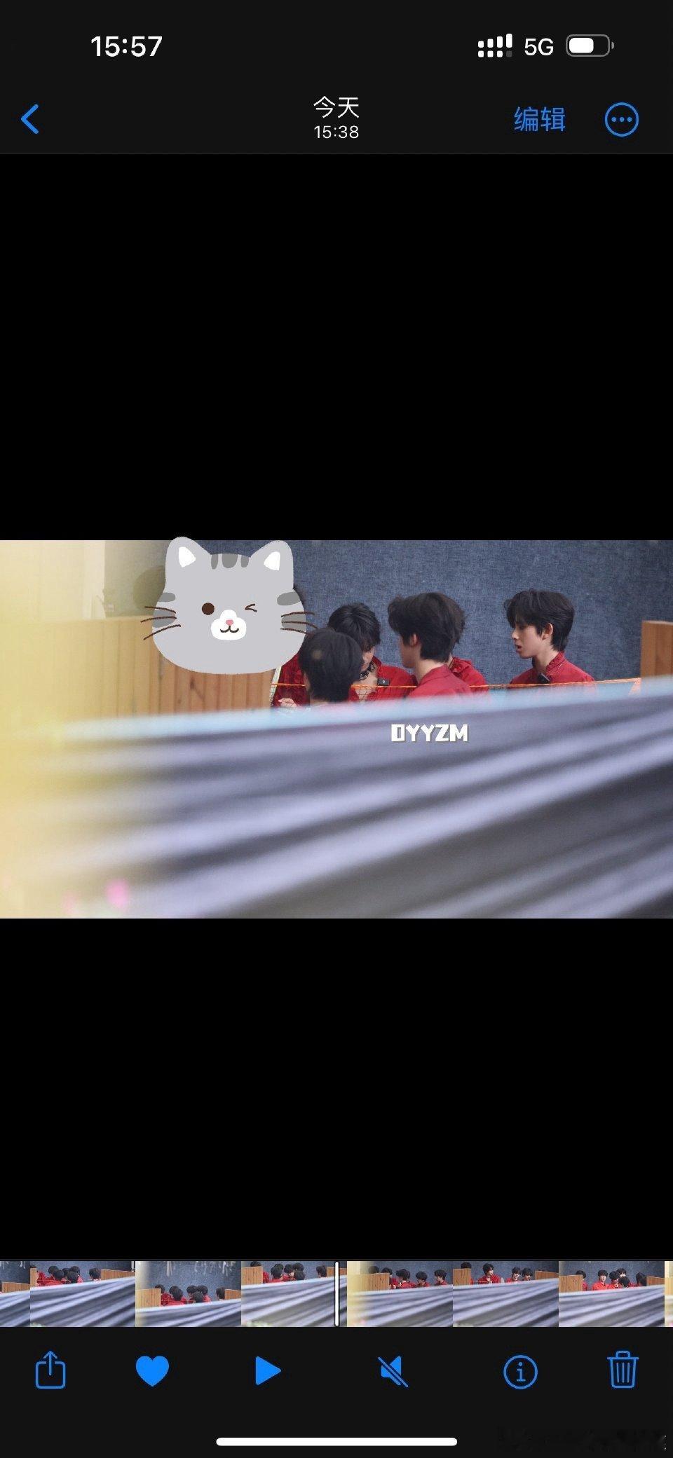 tg 估计是新年物料，都是红衣 