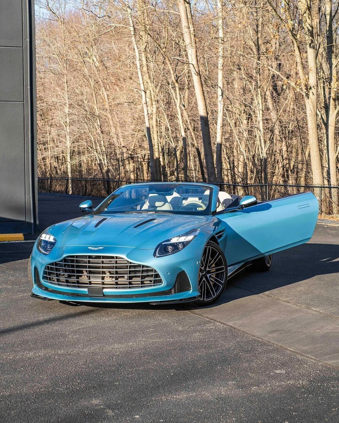 阿斯顿·马丁 DB12 Volante by Q ​​​