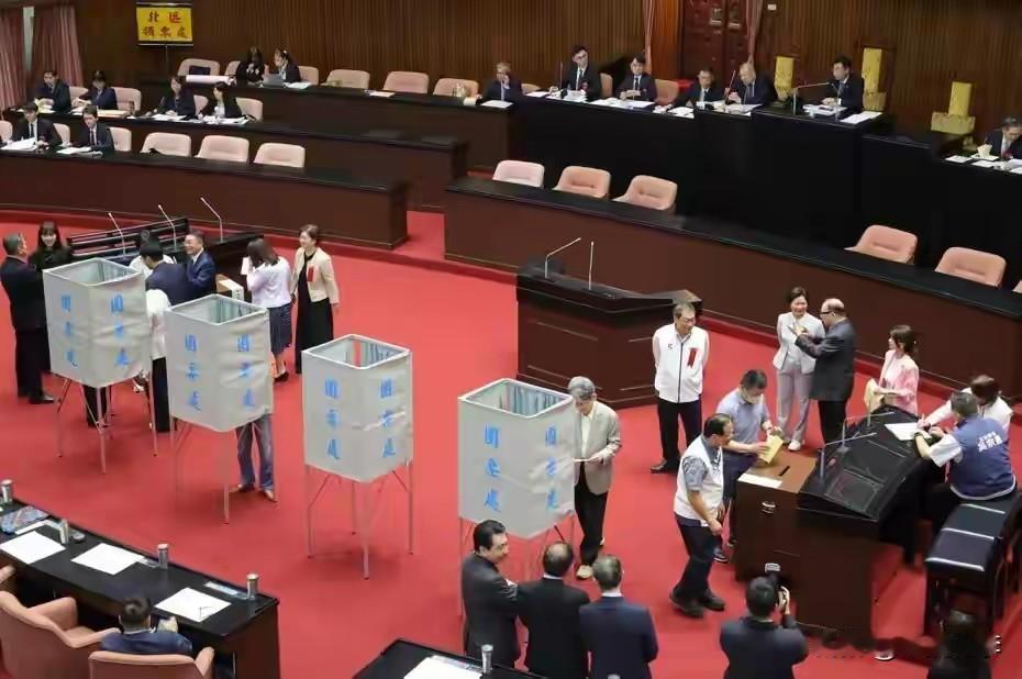 赖清德弹劾案闯关失败：体制护短难掩“台独”乱政本质
 
56票赞成、50票反对，