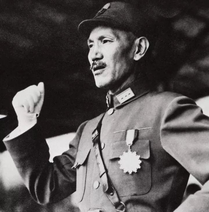 1949年的新春佳节期，蒋介石怀着无比激动的心情回到了自己的家乡浙江奉化。
 