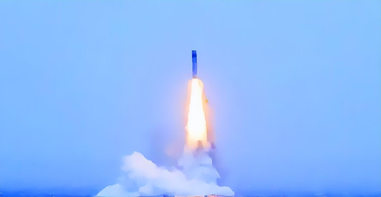 美国近日联合40国发表声明，指责中国7月试射潜射洲际导弹未提前24小时通报。这一