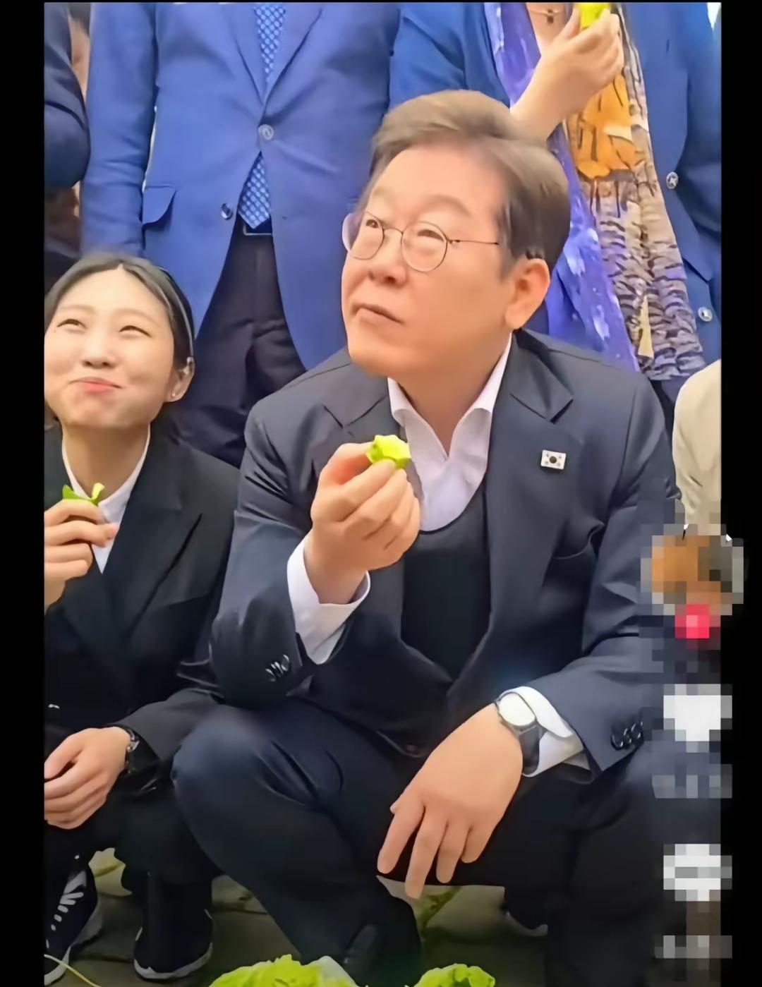 如果不是看到这个消息，我都不知道李在明竟然隐藏的这么深，他私底下居然是个“大吃货