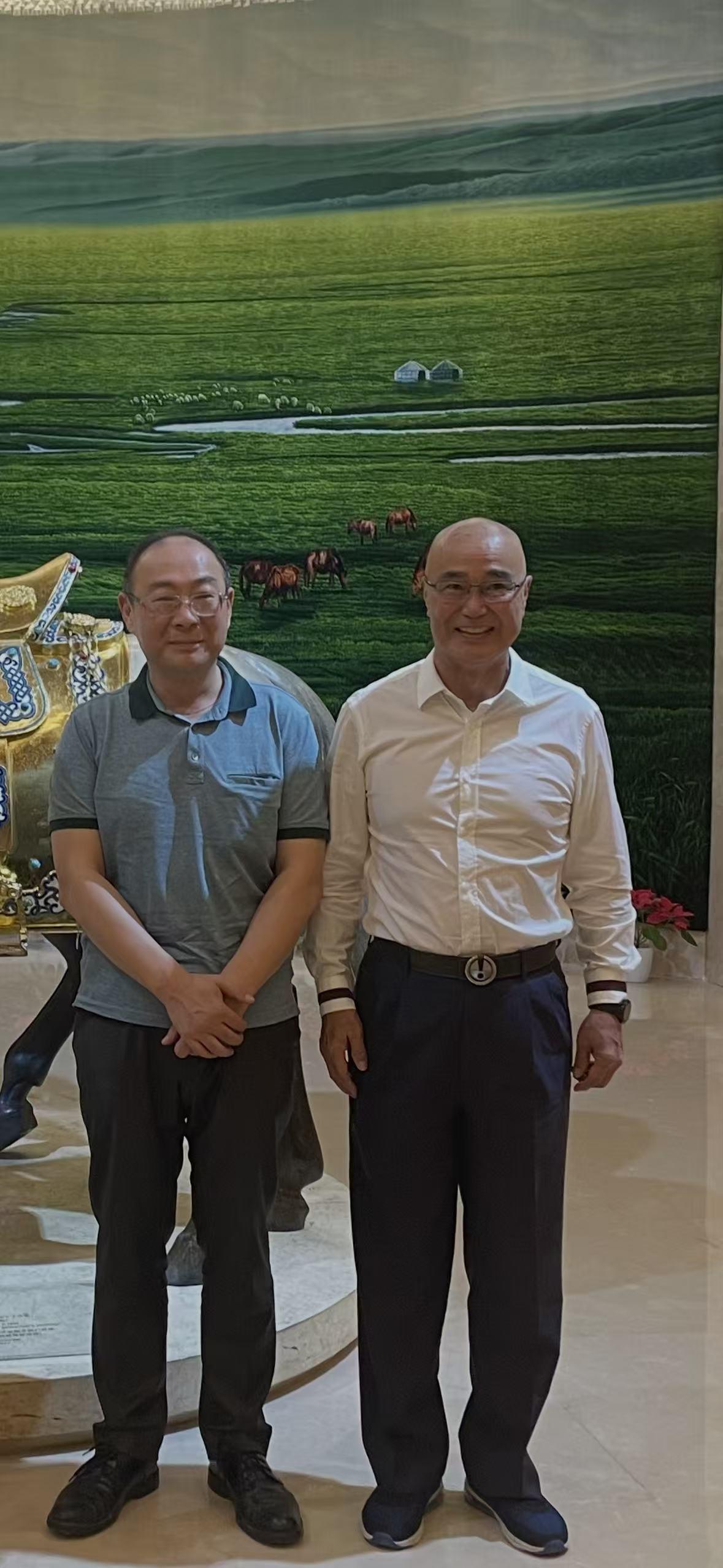 股市连阴，被称为“中国的巴菲特”的投资人昨日晒图秀出他买了3万股酒水票，今天就被