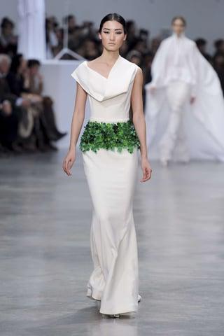 Stephan Rolland 2013春夏高定系列，廓形真的是雕塑级别的。Ro