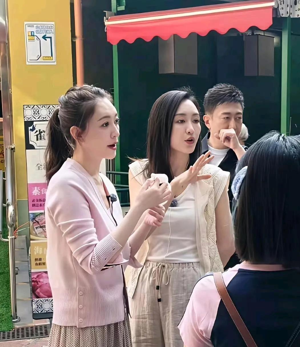 王鸥李小冉同框生图，现实版豪门千金既视感
 
王鸥和李小冉这组同框生图也太绝了！