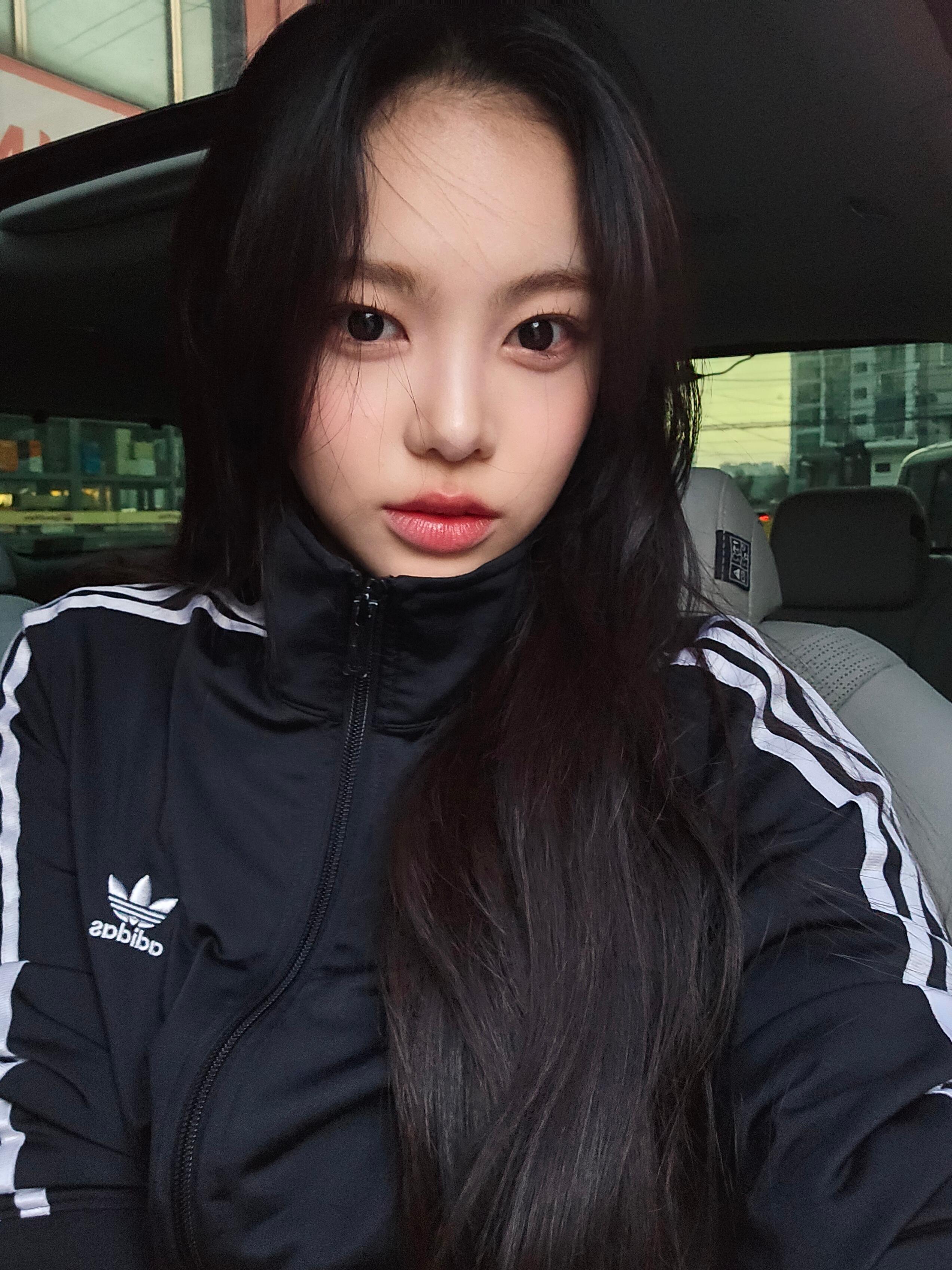 卧蚕论斤卖 好好好….你们阿迪女可以美成这样[手指比心] ​​​