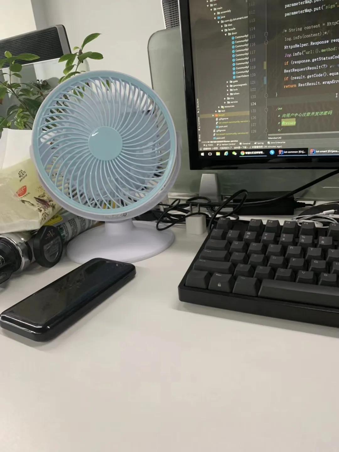 1、李广利害
2、张翼德高
3、李德生硬
每句中都是两个人物[呲牙][呲牙][呲