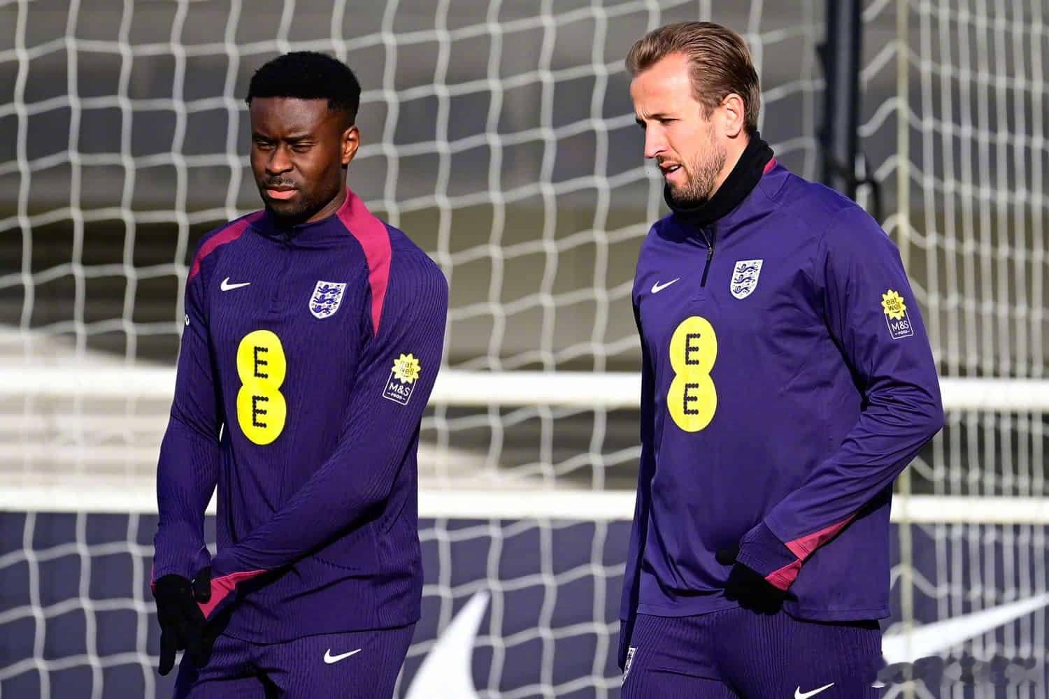 【国家队队友的劝说】德国媒体：拜仁前锋凯恩正在全力劝说英格兰队队友格伊，在明年夏