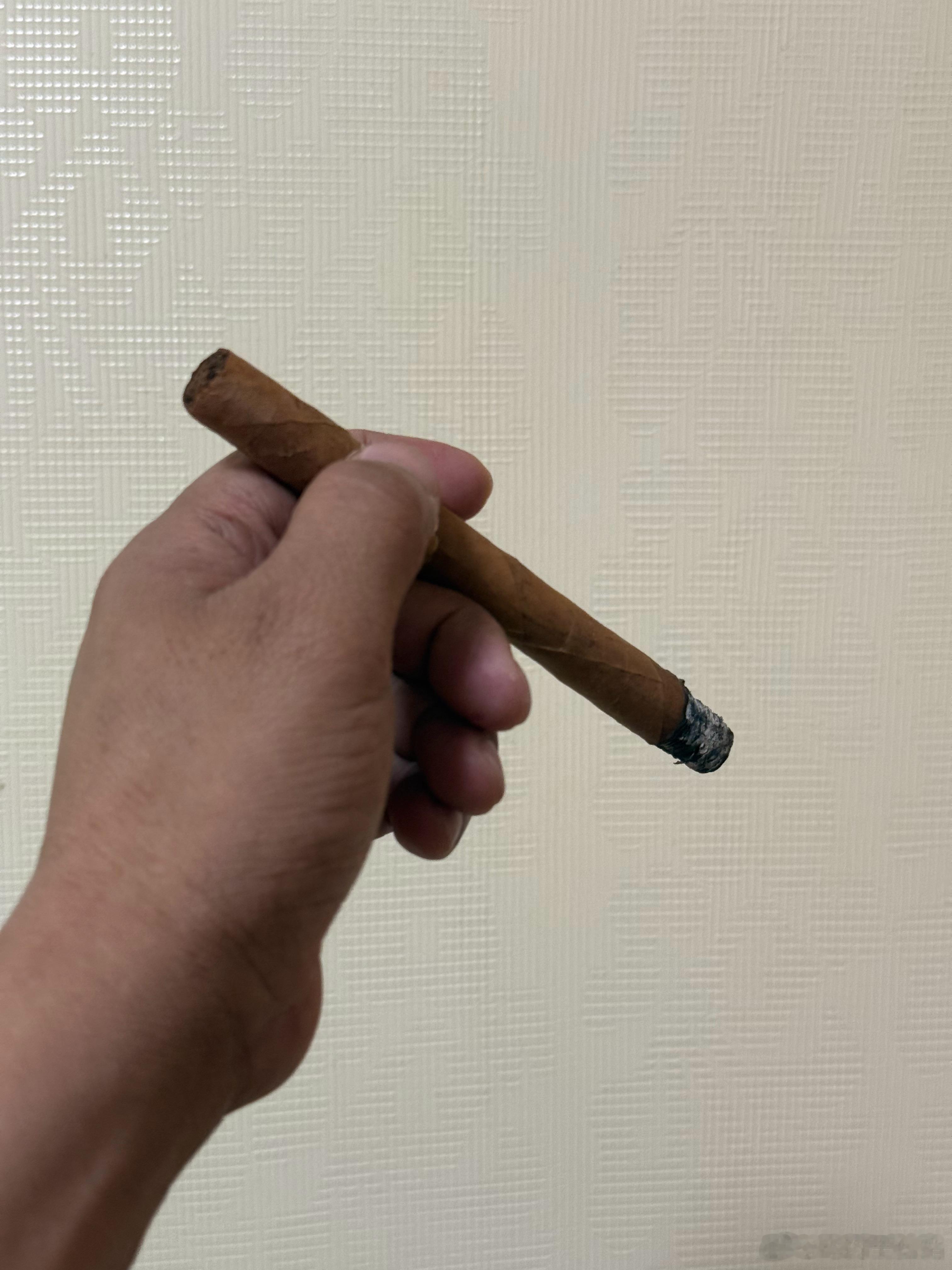 人与人之间最好的状态是什么？需要的时候竭尽全力，岁月静好时远远恭候。君子之间淡如