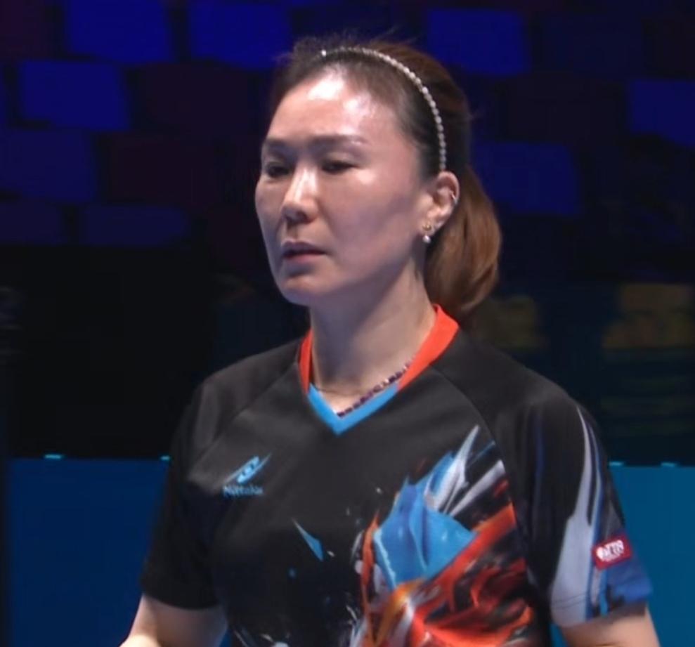 单晓娜第二轮险胜，为单打世界杯续命。
首轮，单晓娜0-3不敌桥本帆乃香。第二轮，